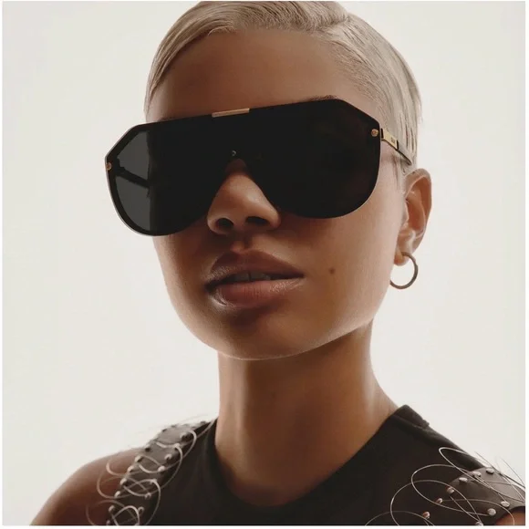 Quay showbiz sunglasses - Picture 2 of 4